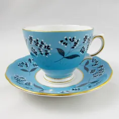 فنجان چای آبی و نعلبکی با گل توسط Colclough Vintage |  اتسی