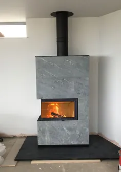 نصب اجاق گاز برای سوزاندن چوب Contura i41 از Kernow Fires.