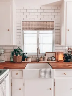دکوراسیون آشپزخانه دنج - کاغذ دیواری گل و صندلی پنجره - یک خانه یکپارچه با رژگونه