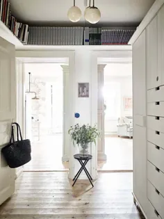 یک ایده عالی: کمی فضای ذخیره سازی اضافی را از هر اتاق در خانه خود منقشع کنید