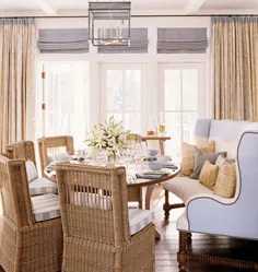 صندلی های اتاق ناهارخوری خود را با افزودن نیمکت چرمی پرشده به میز اتاق غذاخوری خود تغییر دهید