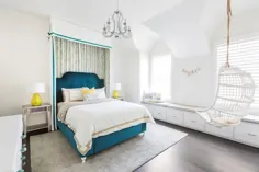 اتاق خواب دخترانه نوجوان سفید و آبی با پرده های پشت تخت - کلبه - اتاق دخترانه