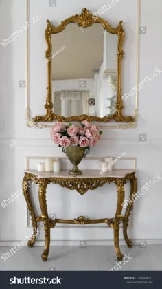 Golden Vintage Vanity Mirror Photo Table Stock Stock (اکنون ویرایش کنید) 1296608797