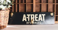 قلاب کت وینتج قلاب دیواری نوعی نوشیدنی A-Treat Beverage / |  اتسی