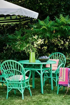 میز سبز و چهار صندلی در چوب دستی طبیعی از باشگاه راج چادر