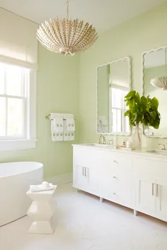 حمام سبز و سفید و کرفس با کاشی های بزرگ شش ضلعی - انتقالی - حمام