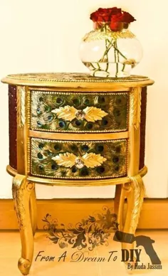 یک میز قدیمی تزئین کنید - با استفاده از پرهای طاووس
