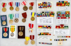 بخش 452: جنگ جهانی دوم ، ویتنام و جنگ خلیج فارس مدال و روبان مجموعه