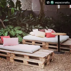 Futon Company Brasil در اینستاگرام: Ã§Ã € Ã§ÃOpÃ§Ã £ o simples e eficiente para tornar o jardim aconchegante: futon no palet.  Futon Classic 68x138x8cm revestido de lonita inOut cru ouâ € ¦â €