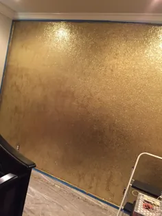 چگونه می توان دیوار را با زرق و برق طلایی نقاشی کرد - اشلی نیکلز