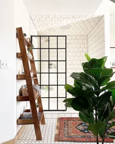 طرح حمام کاشی کاری شده زیبا با قفسه نردبان