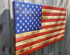 تزیین دیواری پرچم سنتی آمریکایی با شکوه قدیمی ، پرچم آمریکایی سوخته شده چوبی روستایی ، پرچم کلاسیک آمریکایی. پرچم آمریکا