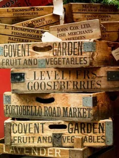 چاپ عکاسی 'جعبه های چوبی قدیمی که در بازارهای لندن - بازار جاده پورتوبلو - ناتینگ هیل - انگلیس - انگلیس استفاده می شود - فیلیپ هوگنارد |  AllPosters.com