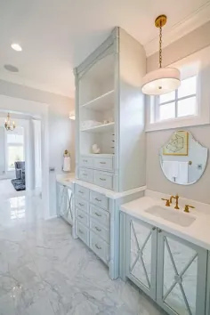غرور حمام آبی فیروزه ای با درهای آینه ای - انتقالی - حمام
