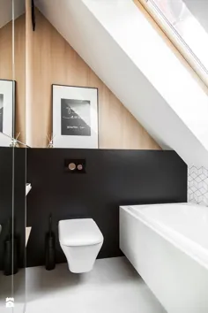 آپارتمان در ولزتین - حمام زیر شیروانی اتاق زیر شیروانی قهوه ای سفید مشکی در یک خانه تک خانوادگی با پنجره ، به سبک اسکاندیناوی - عکس از byaneta Strażyńska