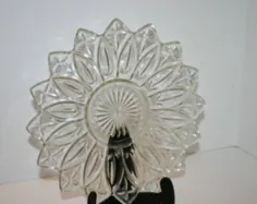 بالابر کلاه دار برتر در گلدان شیر سفید و دیزی توسط Fenton - گلدان گل رز WEDDING