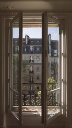 فرانسه. پاریس. پنجره چشم انداز. برج ایفل. مسافرت رفتن. روش