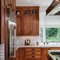33+ کابینت چوب گیلاس برای طراحی آشپزخانه کوچک