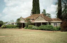 خانه کارن بلیکسن در "خارج از آفریقا" - قلاب در خانه ها