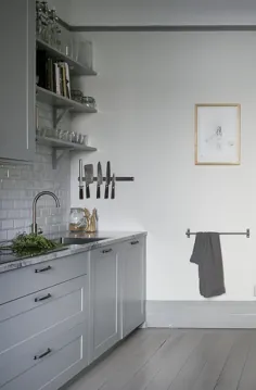 خانه ای زیبا با رنگ خاکستری - طراحی COCO LAPINE