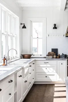 ... زیبایی سفید: طراحی آشپزخانه مدرن خانه مزرعه