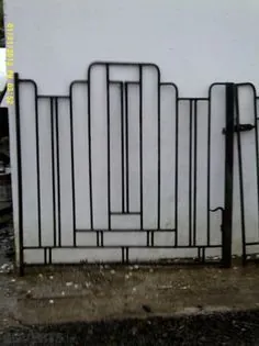 دروازه های آهنی آرت دکو برای فروش در تمپلگلانتین ، لیمریک از تشت ها