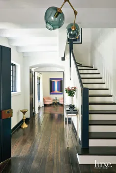مانور هاوس با زندگی مدرن در یک خانه کلاسیک انگلیسی به سبک دهه 1930 تغییر شکل داده است |  لوکس داخلی + طراحی