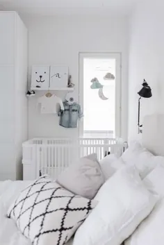 تخت نوزاد در اتاق خواب های اصلی ، ایده های طراحی اتاق و قرار دادن مبلمان