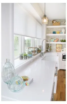 درمان پنجره آشپزخانه بیش از سایه های غلتکی سینک