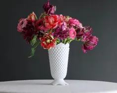 گلدان گلدان شیشه ای شیرین Hobnail Fenton Large and Round |  اتسی