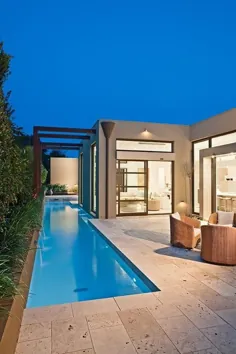 ▷ Piscinas junto a la casa.  Imágenes de piscinas en casas modernas.