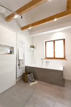 Großes badezimmer mit fliesen in betonoptik banovo gmbh rustikale badezimmer |  احترام گذاشتن