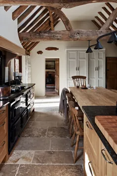 بلوط ، قدیمی و جدید - فیگورا |  آشپزخانه های سفارشی |  نوسازی املاک |  ساری ، انگلستان