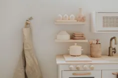 شایان ستایش و مدرن DIY Play Kitchen Makeover - الهام گرفته از این