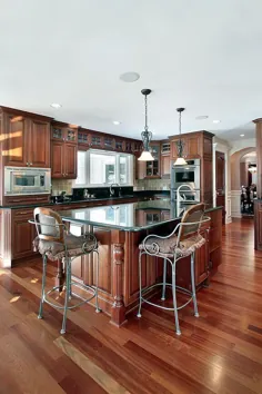 25 آشپزخانه قابل توجه با کابینت های تیره و گرانیت تیره (عکس های بزرگ)