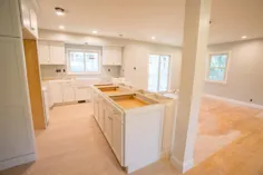 بازسازی آشپزخانه از یک سطح تقسیم شده به سطح بعدی می رسد - Dickson Development