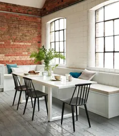 آشپزخانه های هاروی جونز در اینستاگرام: «صندلی های ضیافت در هر خانه ای کار می کنند.  در فضای کوچکتر ، ایجاد یک گوشه صبحانه در گوشه ای از اتاق یک روش عالی برای حداکثر رساندن است ... "