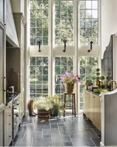 رازهای پست اینستاگرامی یک HOSTESS: "آشپزخانه گالوی افسانه ای که توسط طراح داخلی با استعدادbethwebb برای این کلبه زیبا در کارولینای جنوبی طراحی شده است !!  wtrwrks غرق می شود ... "