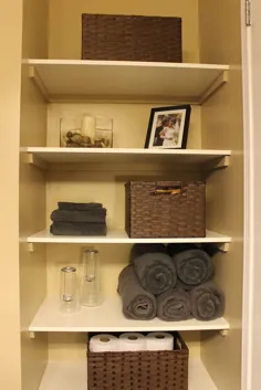 DIY: سازماندهی قفسه های باز در حمام