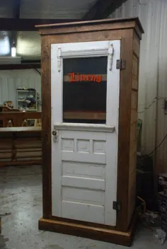کابینت پارچه ای ساخته شده از درب های قدیمی