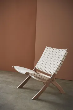 صندلی های سالن تاشو تاشو به سبک اواسط قرن اخیر رواج دارند و مجموعه ما به صورت پایدار ساخته شده است