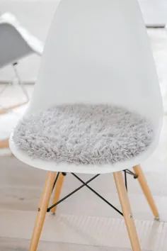 کوسن صندلی صندلی Eames در خز نوازش خاکستری روشن