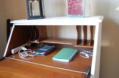 چگونه می توان یک ایستگاه شارژ و محل ذخیره سازی لپ تاپ را از روی کمد یا میز کار تهیه کرد - در خانه بخورید