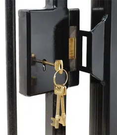 قفل درب و دروازه فلزی |  قفل های امنیتی برای درهای آهنی و درب ها