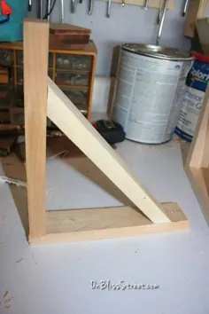 چگونه می توان برای هر فضایی از قراضه چوب DIY براکت ساده ساخت!