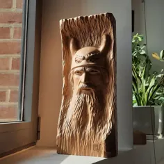 مجسمه چوبی