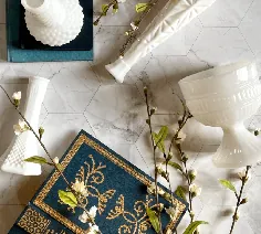 چگونه می توان با شیشه شیر در خانه خود تزئین کرد - غاز مس