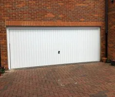 White Double Up and Over Garage Door ، نصب شده در باکینگهام MK18 - Elite GD