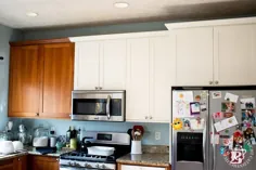 DIY: نقاشی کابینت های آشپزخانه ما با رنگ شیر سفید
