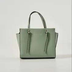 Basic Mini Cross-body Bag
Available in 4 colors 
Black, beige, pastel green, lilac
Get yours today 🛍
WWW.ZEEMAA.CO
‌‌‌
از اون مدل‌هایِ همیشه مُد! 🖤
میدونستید که تمام محصولات در وبسایت زیما مجود هستند و بلافاصله بعد از ثبت سفارش براتون ارسال میشن؟ 
‌
کیف د